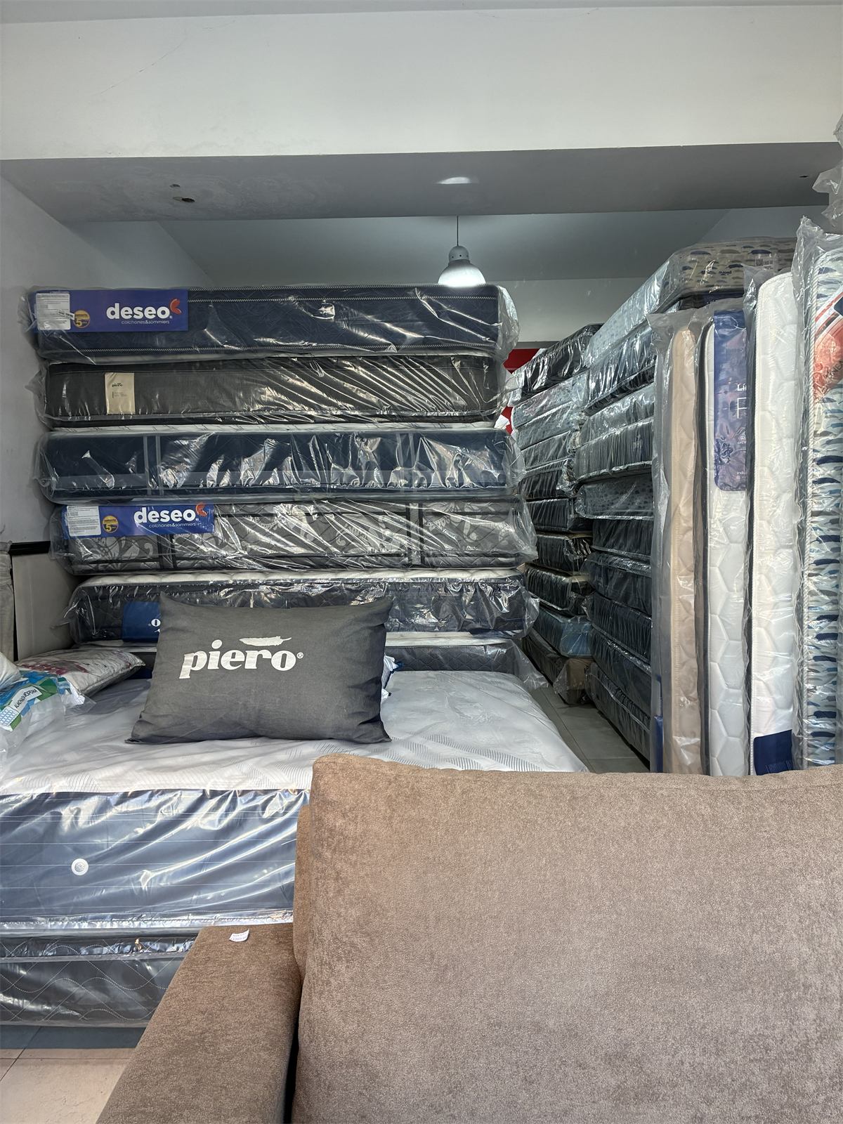 Sector de dormitorio y placares del local